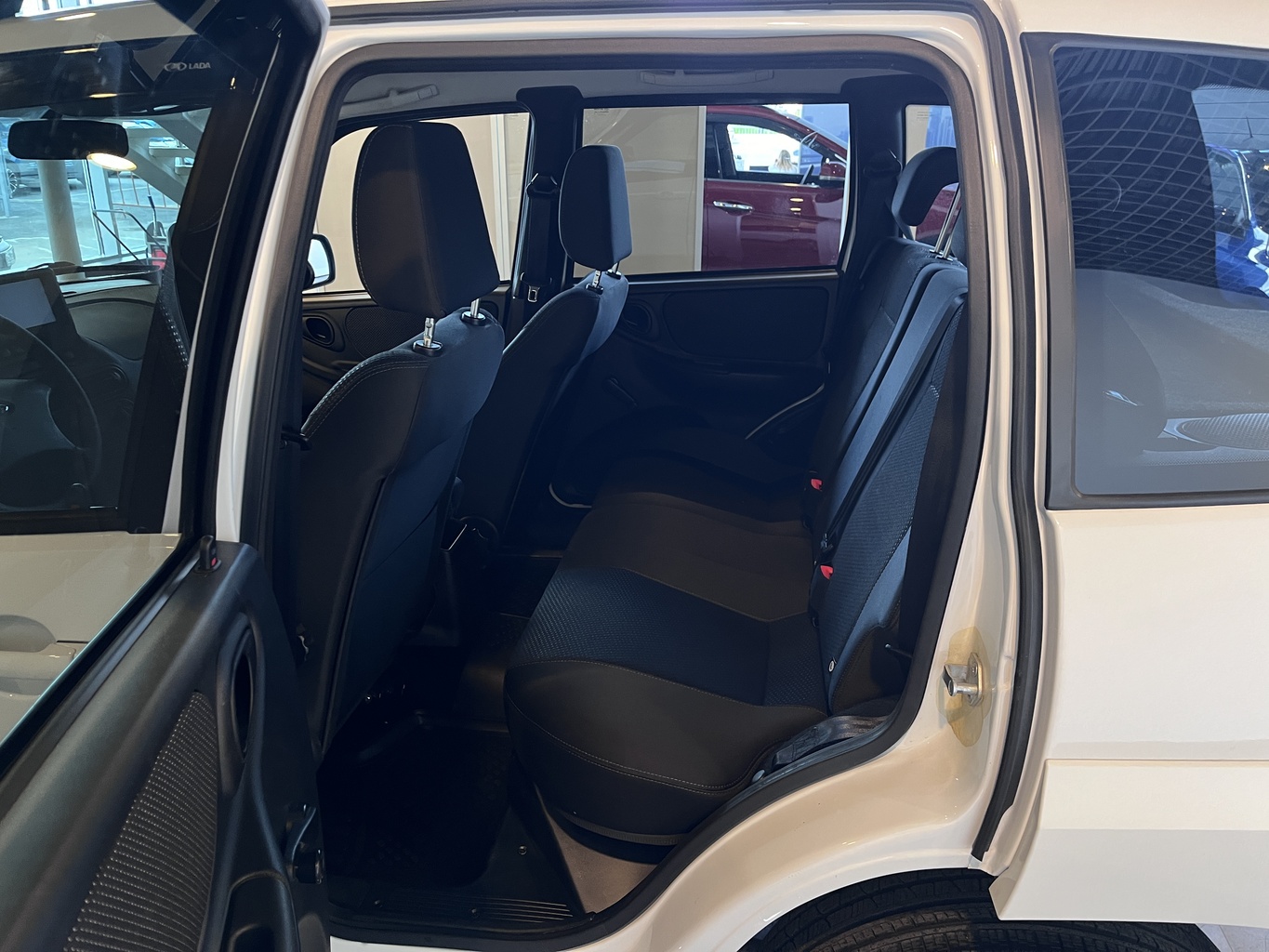 LADA NIVA TRAVEL