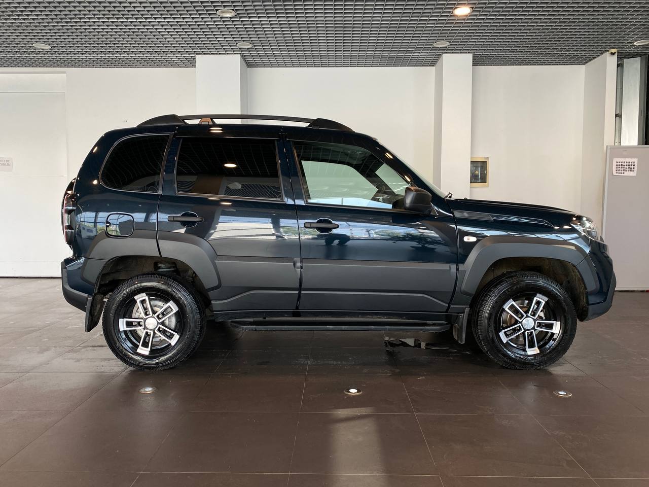 LADA NIVA TRAVEL