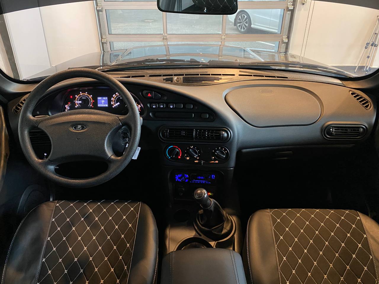 LADA NIVA TRAVEL