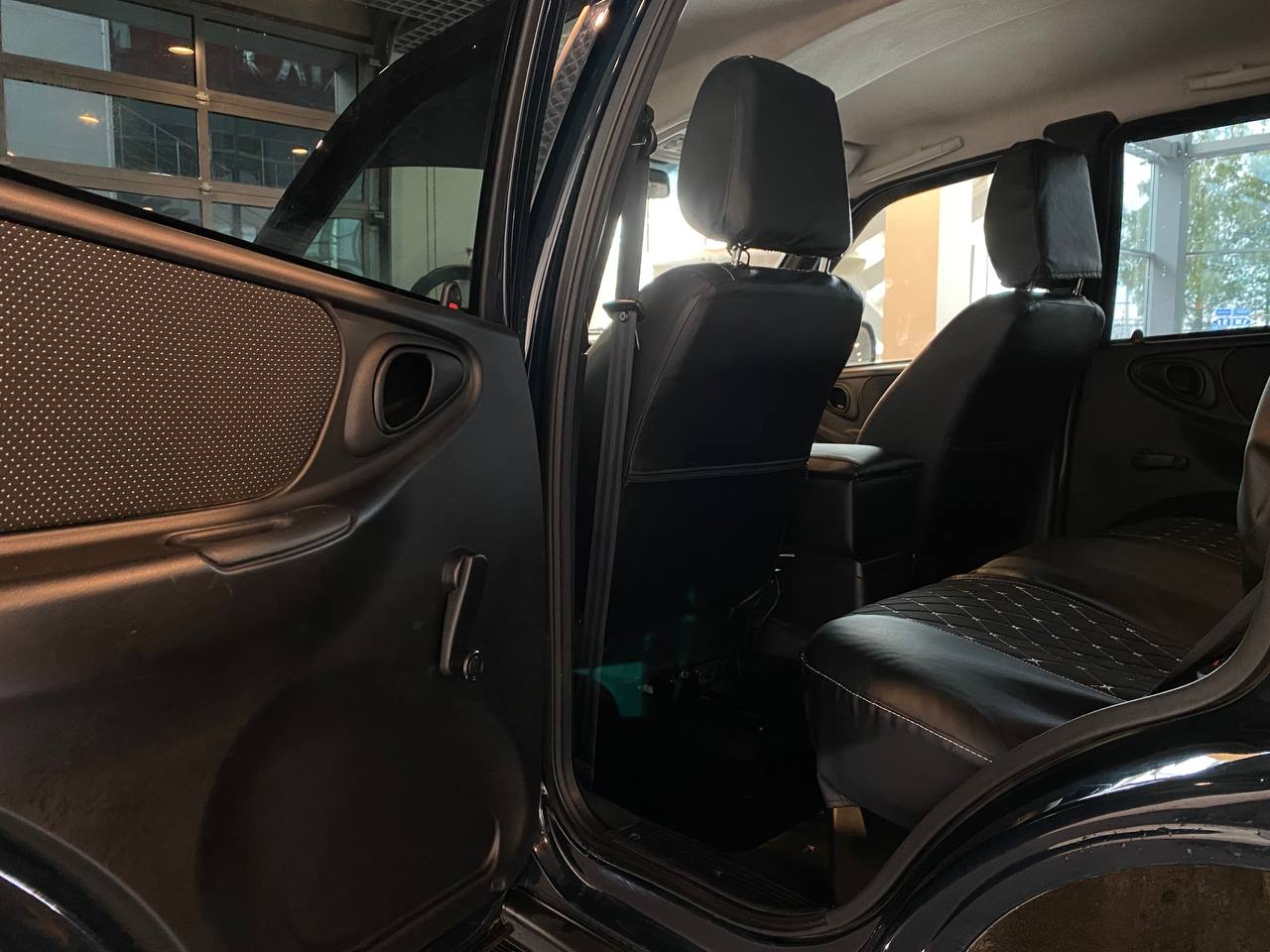 LADA NIVA TRAVEL