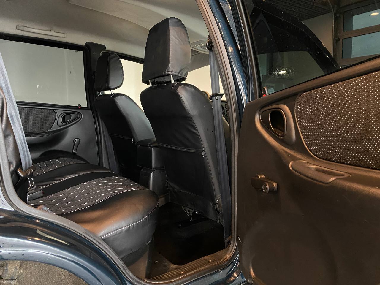 LADA NIVA TRAVEL