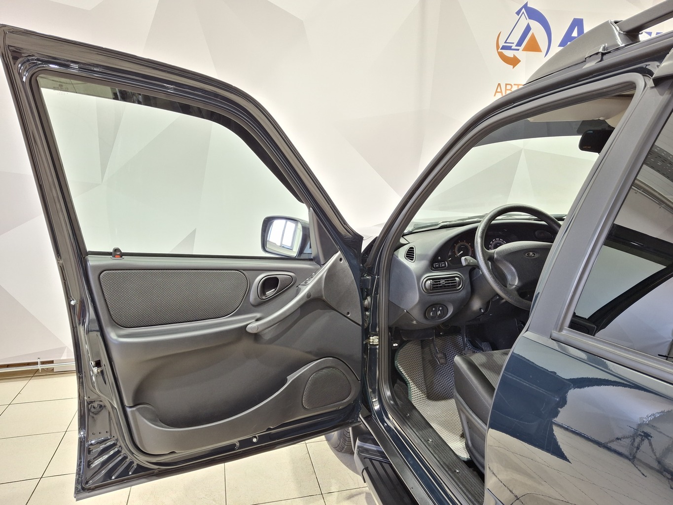 LADA NIVA TRAVEL