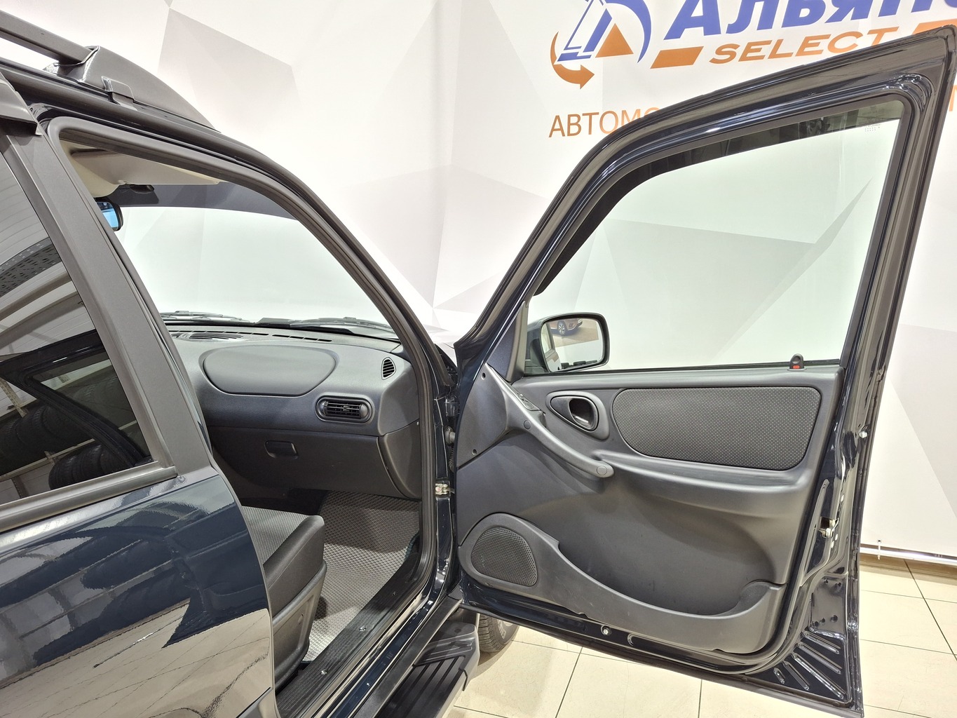 LADA NIVA TRAVEL