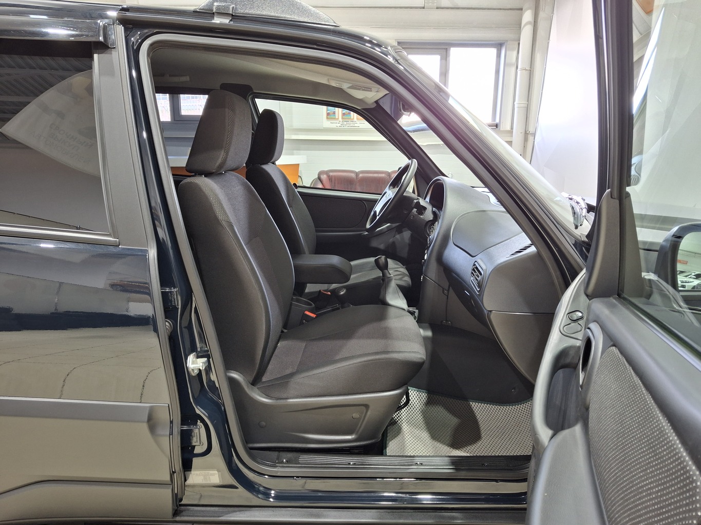 LADA NIVA TRAVEL