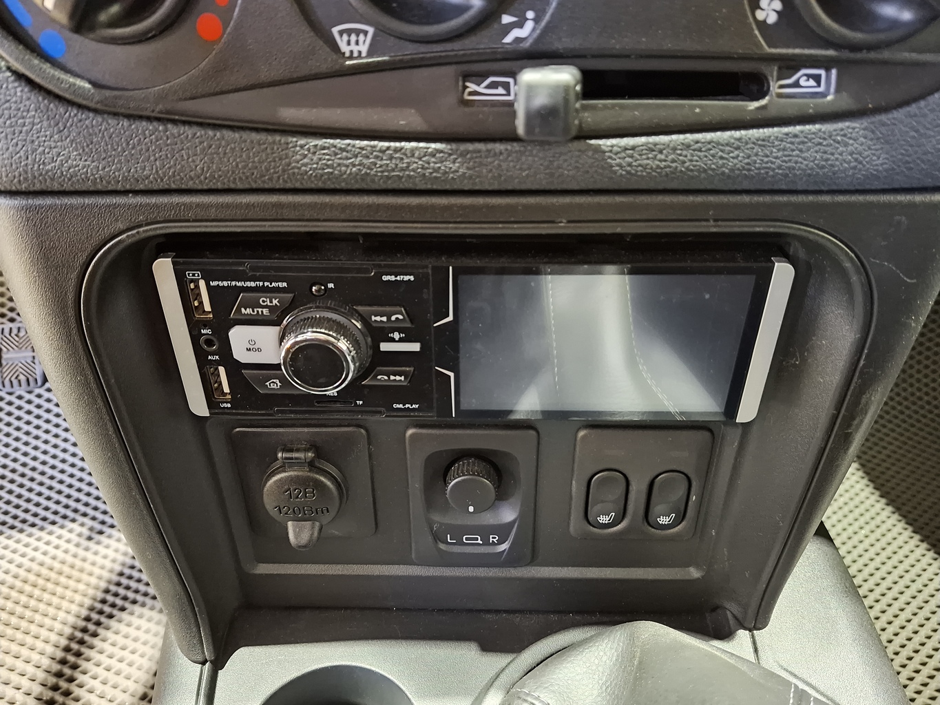 LADA NIVA TRAVEL