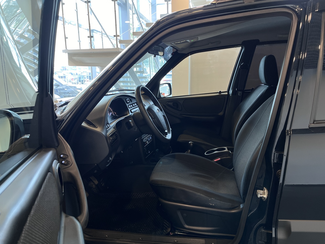 LADA NIVA TRAVEL