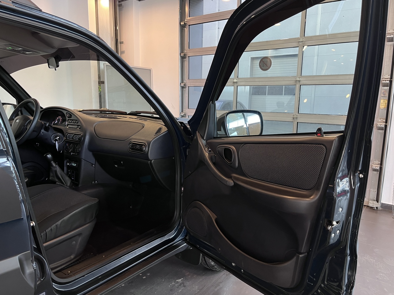 LADA NIVA TRAVEL