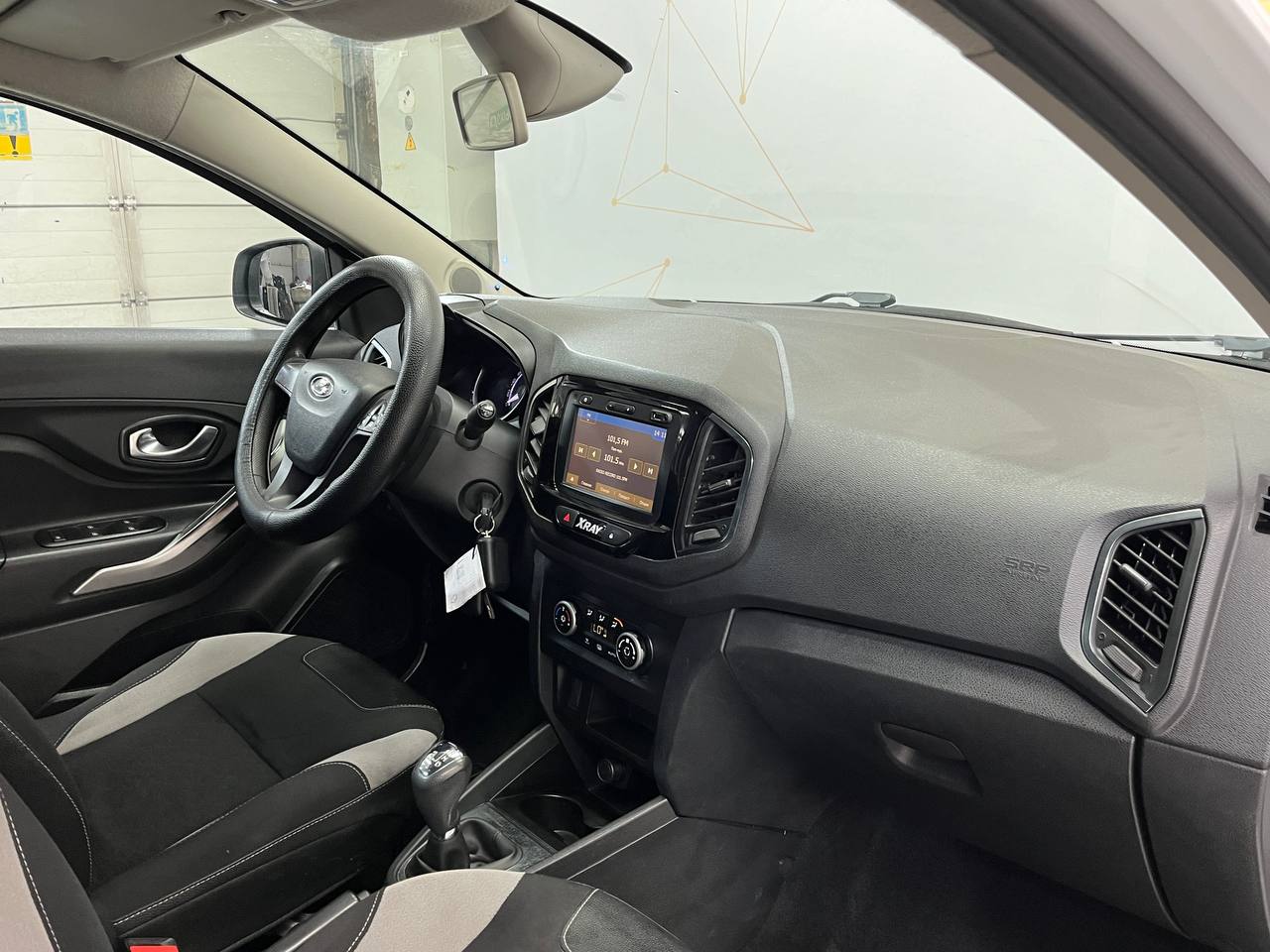 LADA XRAY
