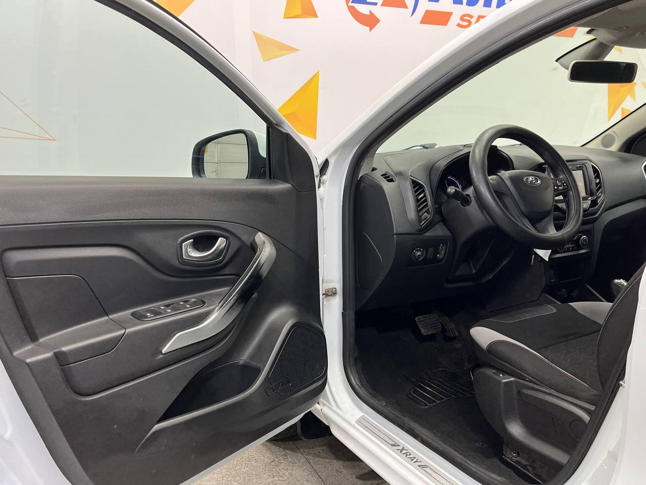 LADA XRAY