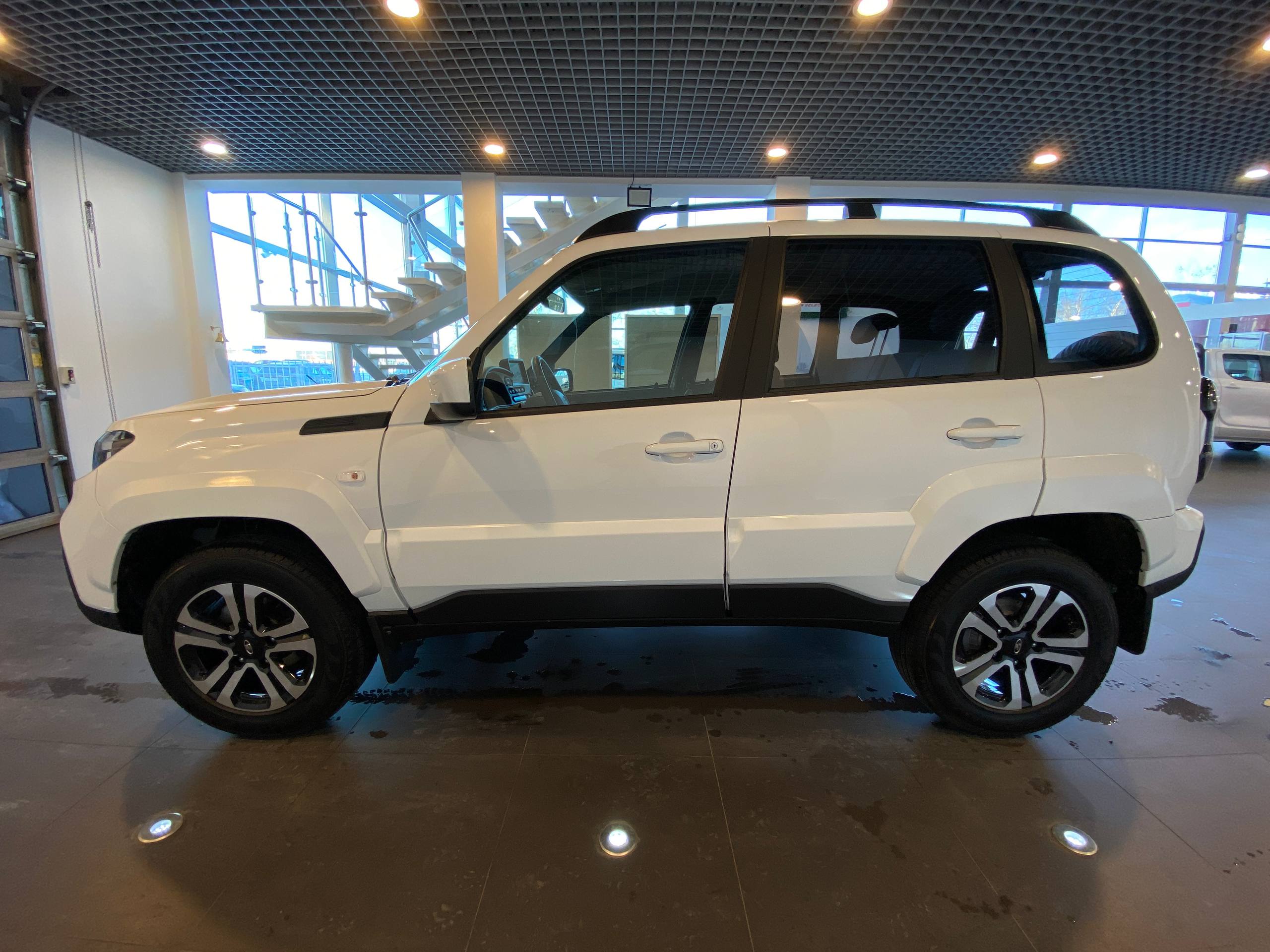 LADA NIVA TRAVEL