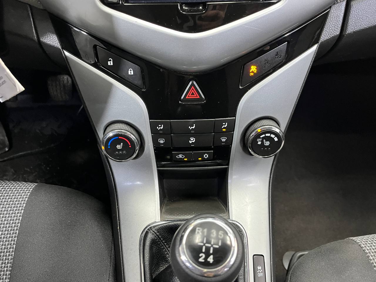 CHEVROLET CRUZE