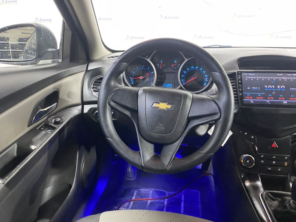 CHEVROLET CRUZE