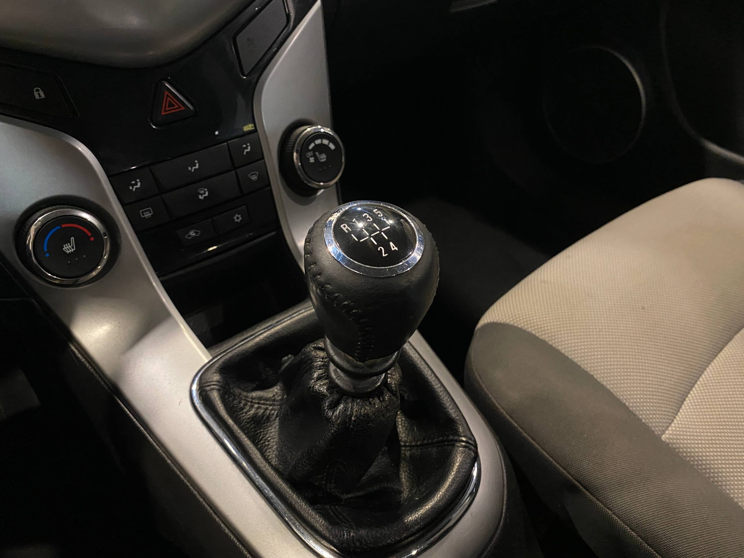 CHEVROLET CRUZE