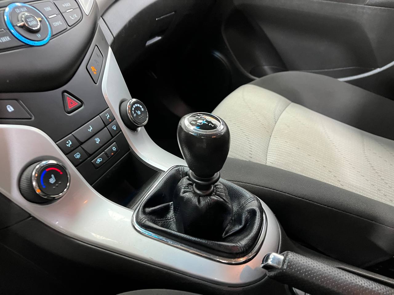 CHEVROLET CRUZE