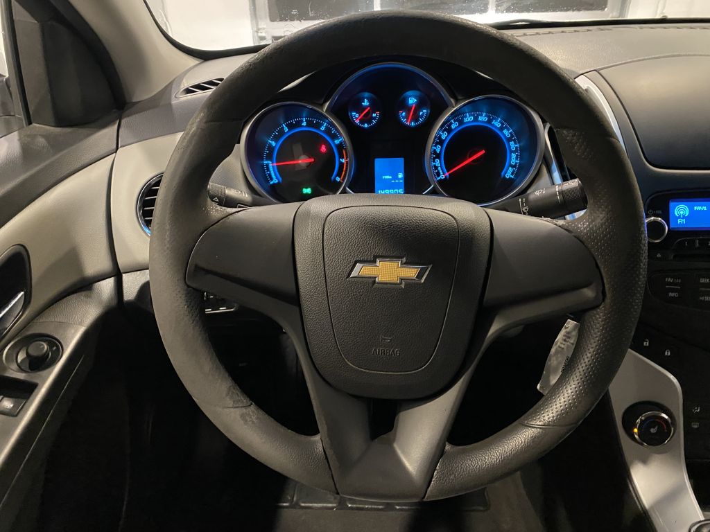 CHEVROLET CRUZE