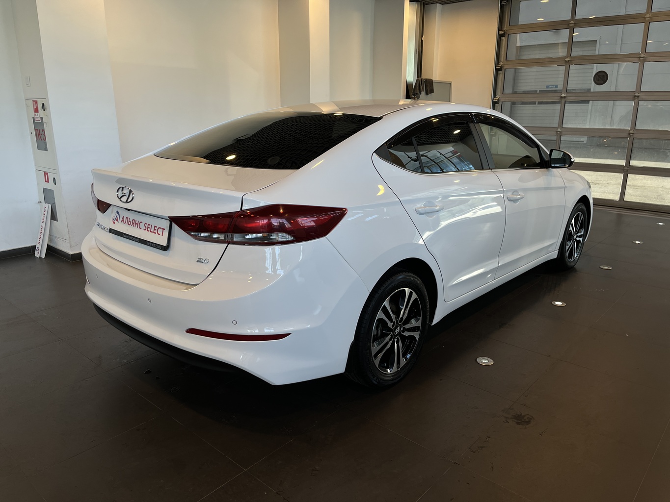 HYUNDAI ELANTRA