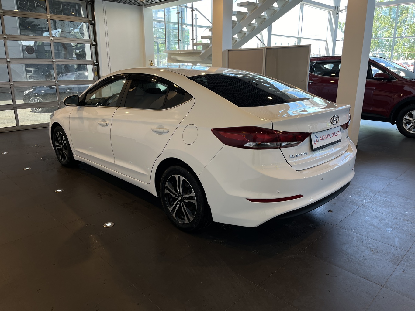 HYUNDAI ELANTRA