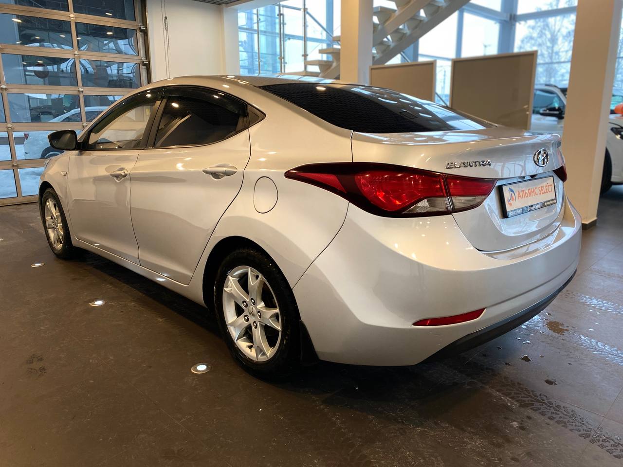 HYUNDAI ELANTRA