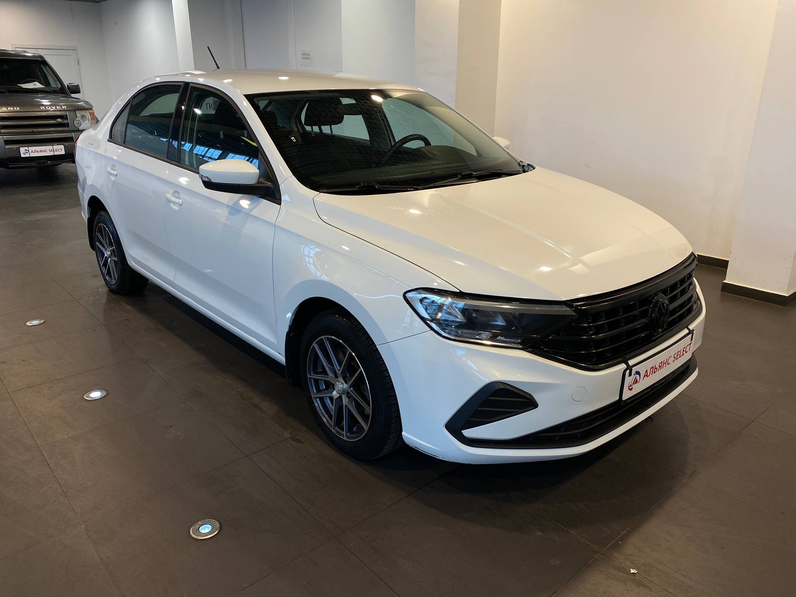 VOLKSWAGEN POLO