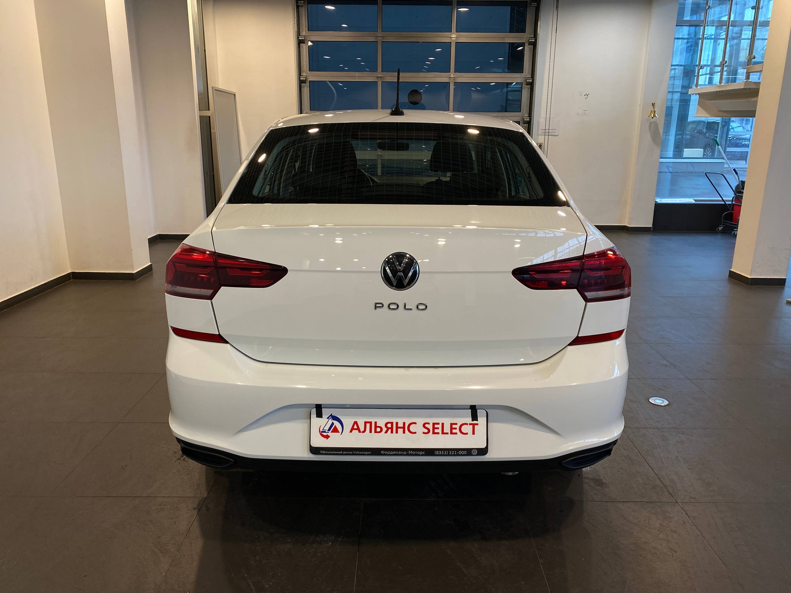 VOLKSWAGEN POLO