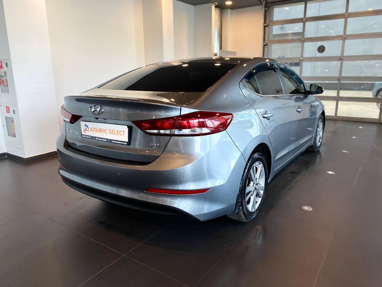 HYUNDAI ELANTRA