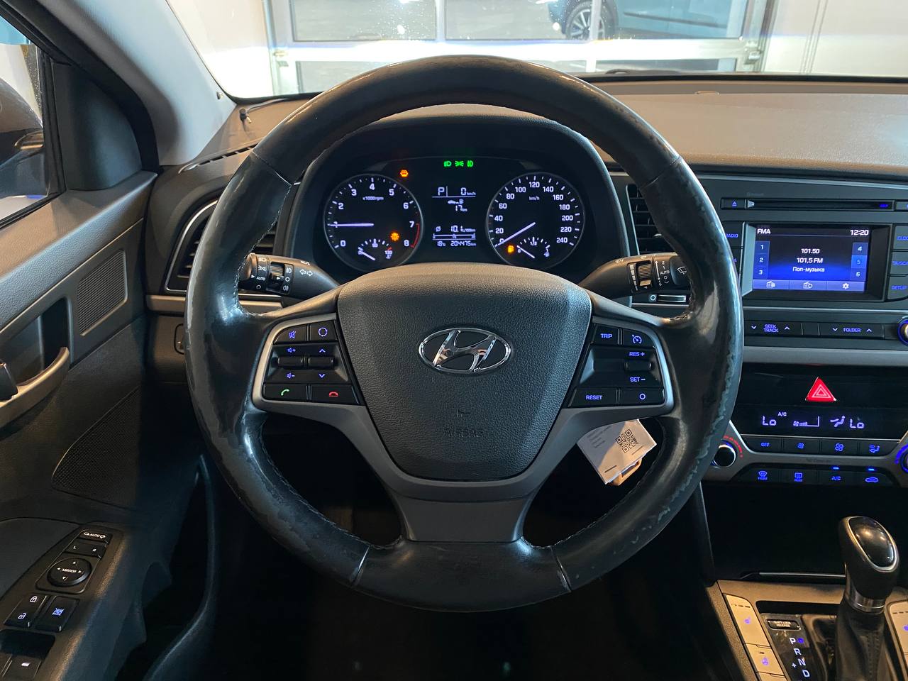HYUNDAI ELANTRA