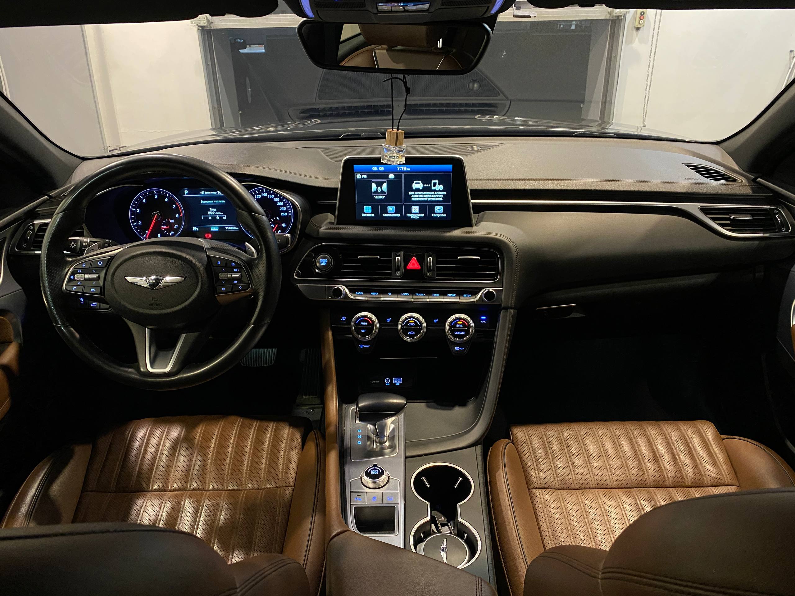 GENESIS G70