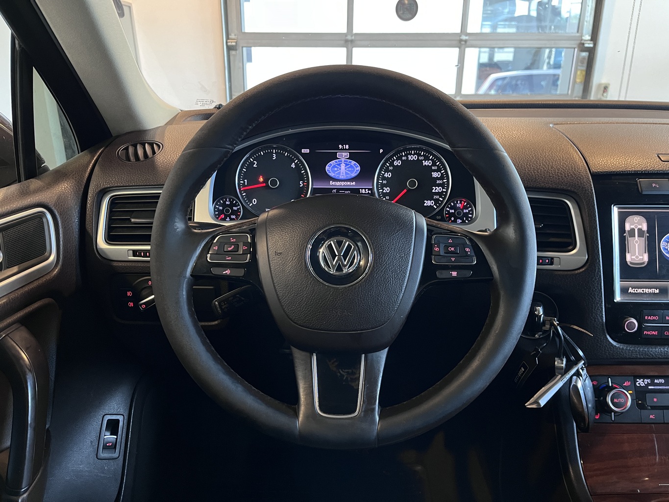 VOLKSWAGEN TOUAREG