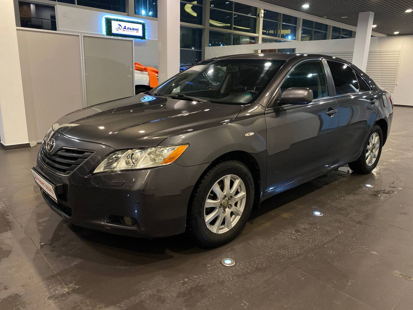 TOYOTA CAMRY