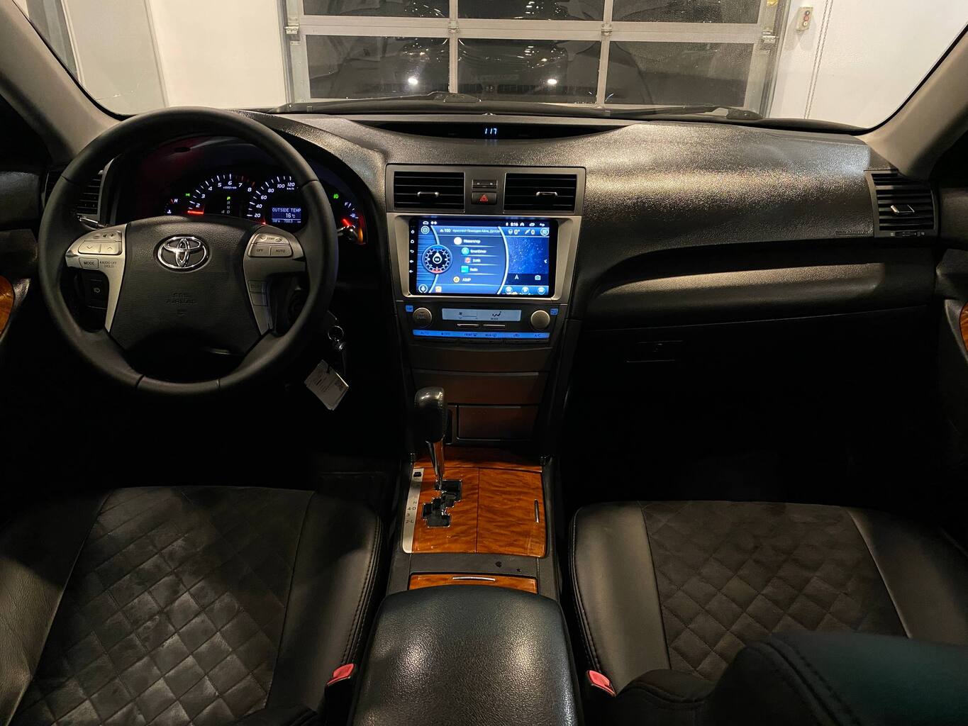 TOYOTA CAMRY