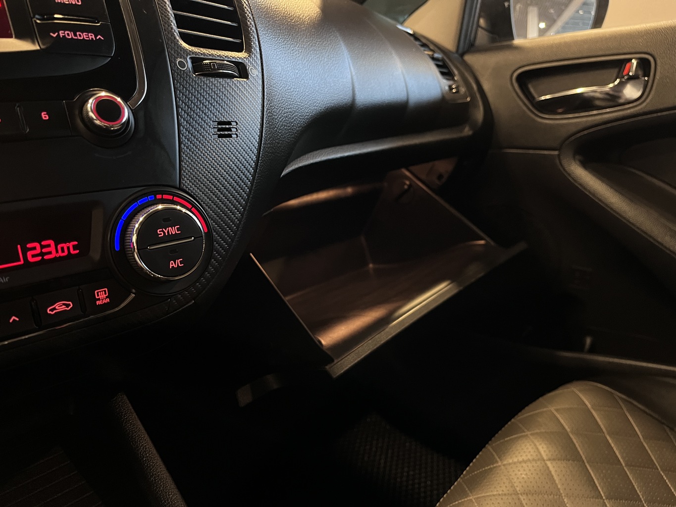 KIA CERATO