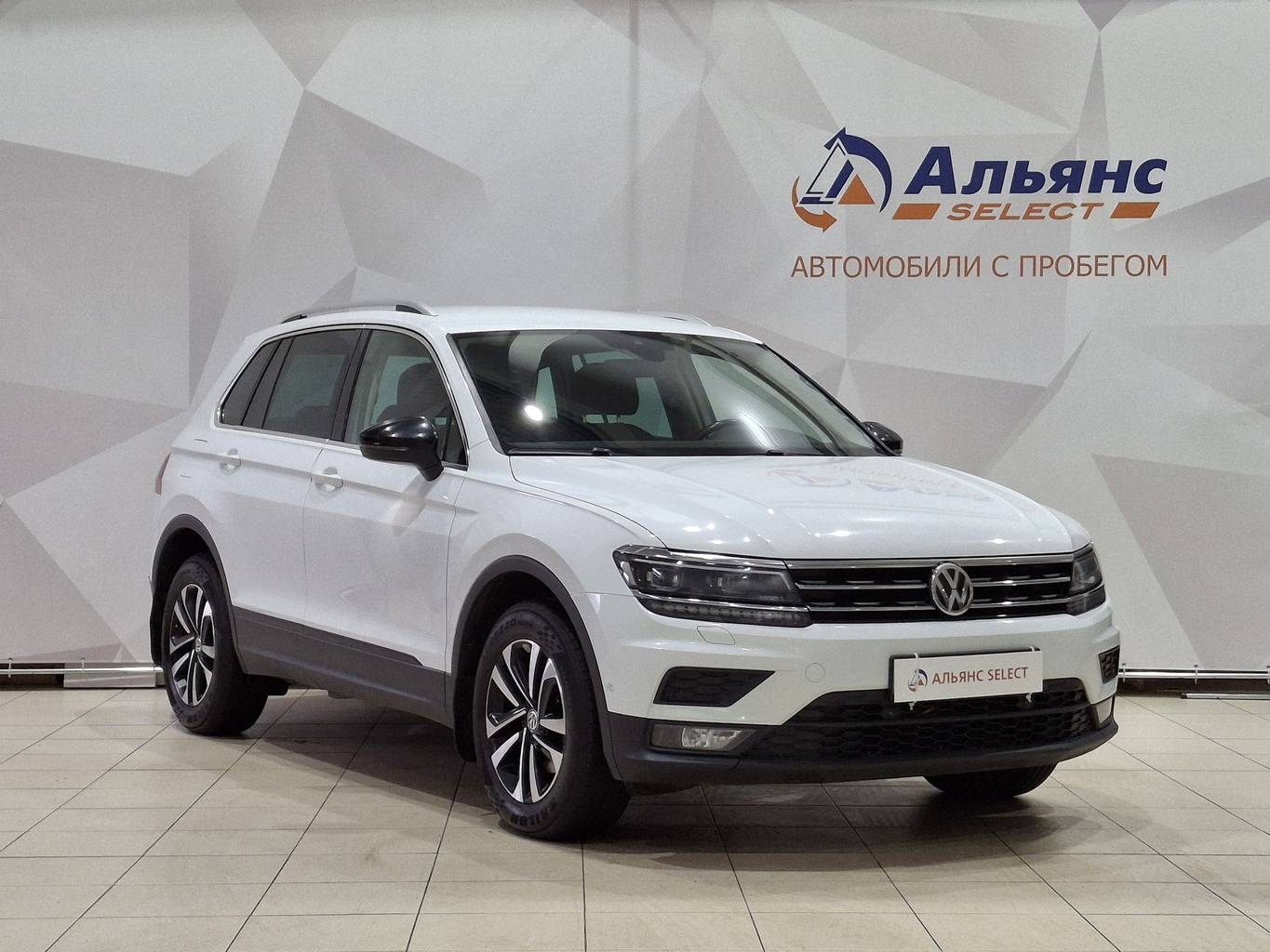 VOLKSWAGEN TIGUAN