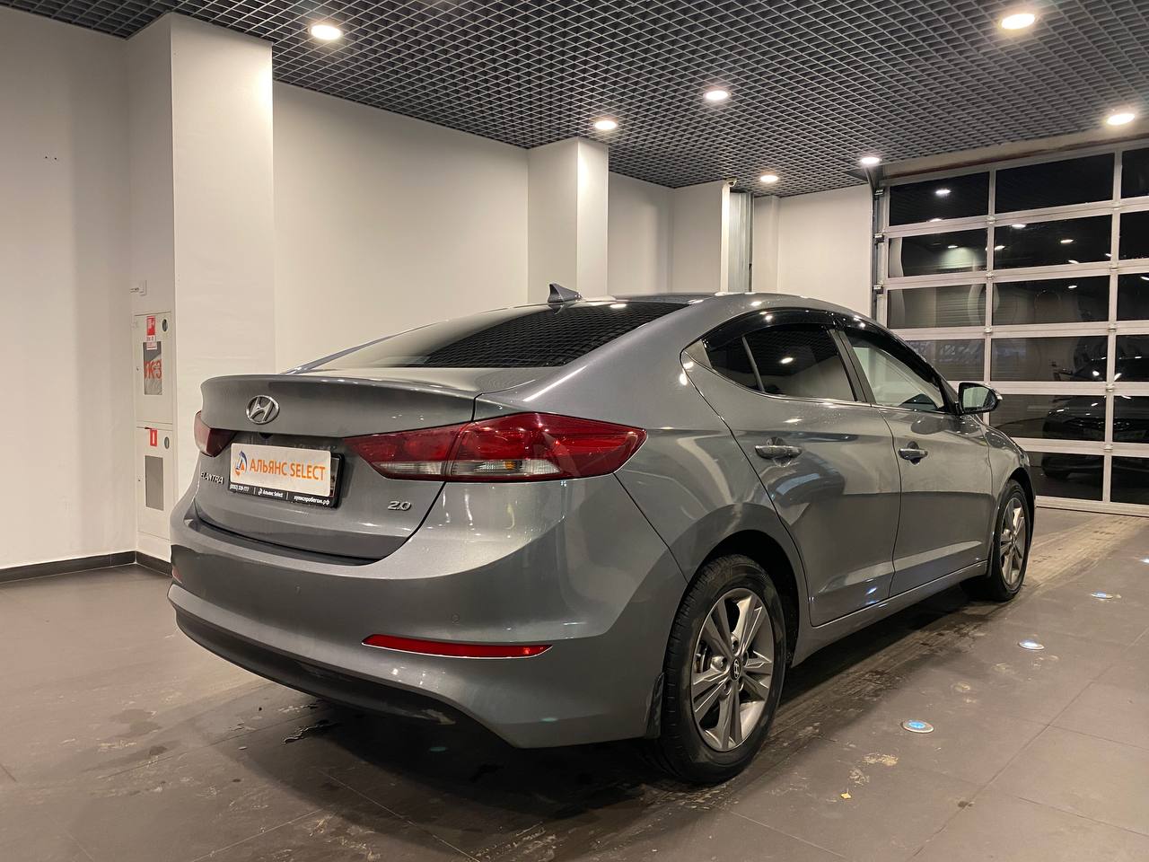 HYUNDAI ELANTRA