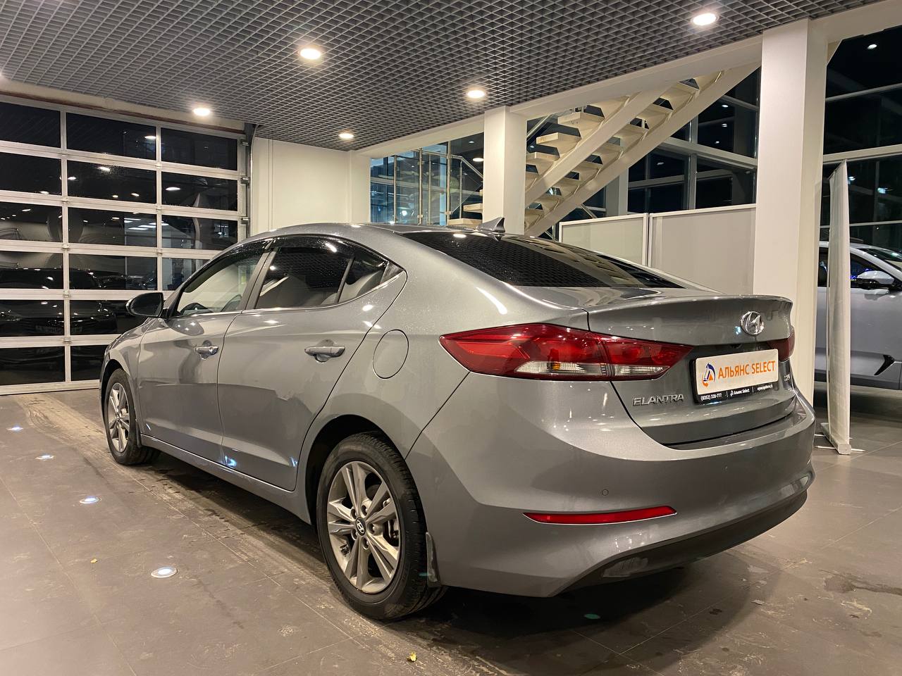 HYUNDAI ELANTRA