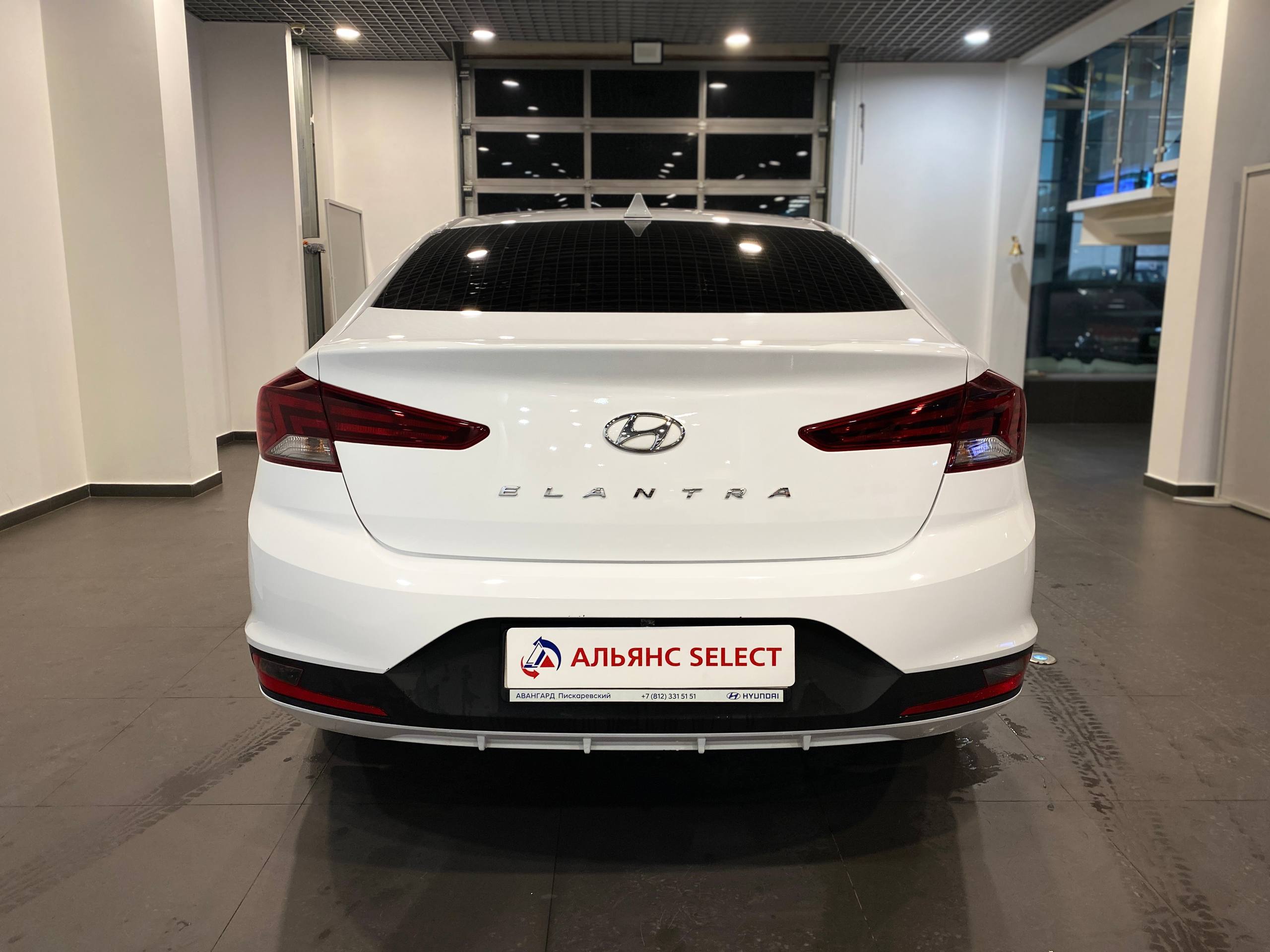 HYUNDAI ELANTRA