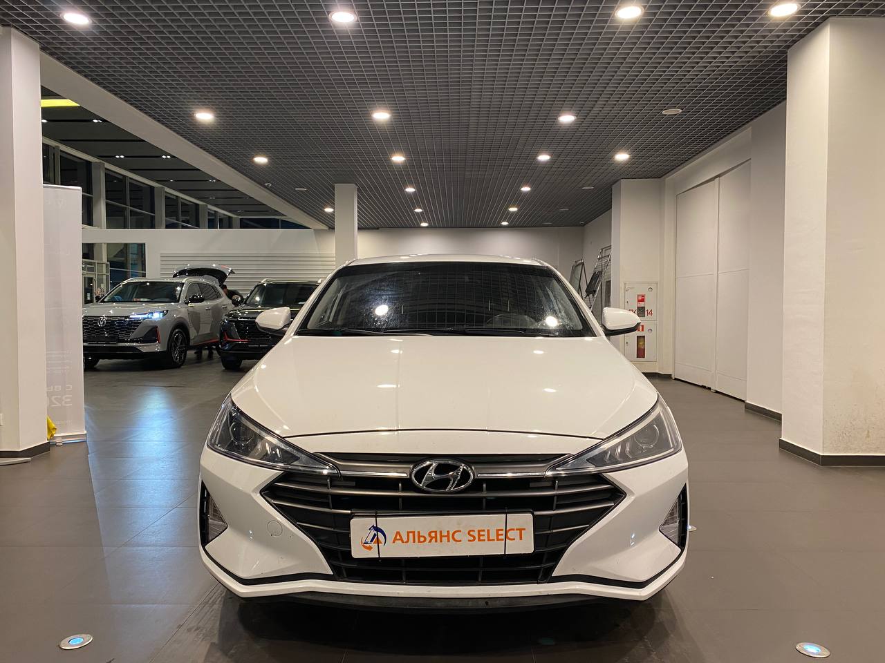 HYUNDAI ELANTRA