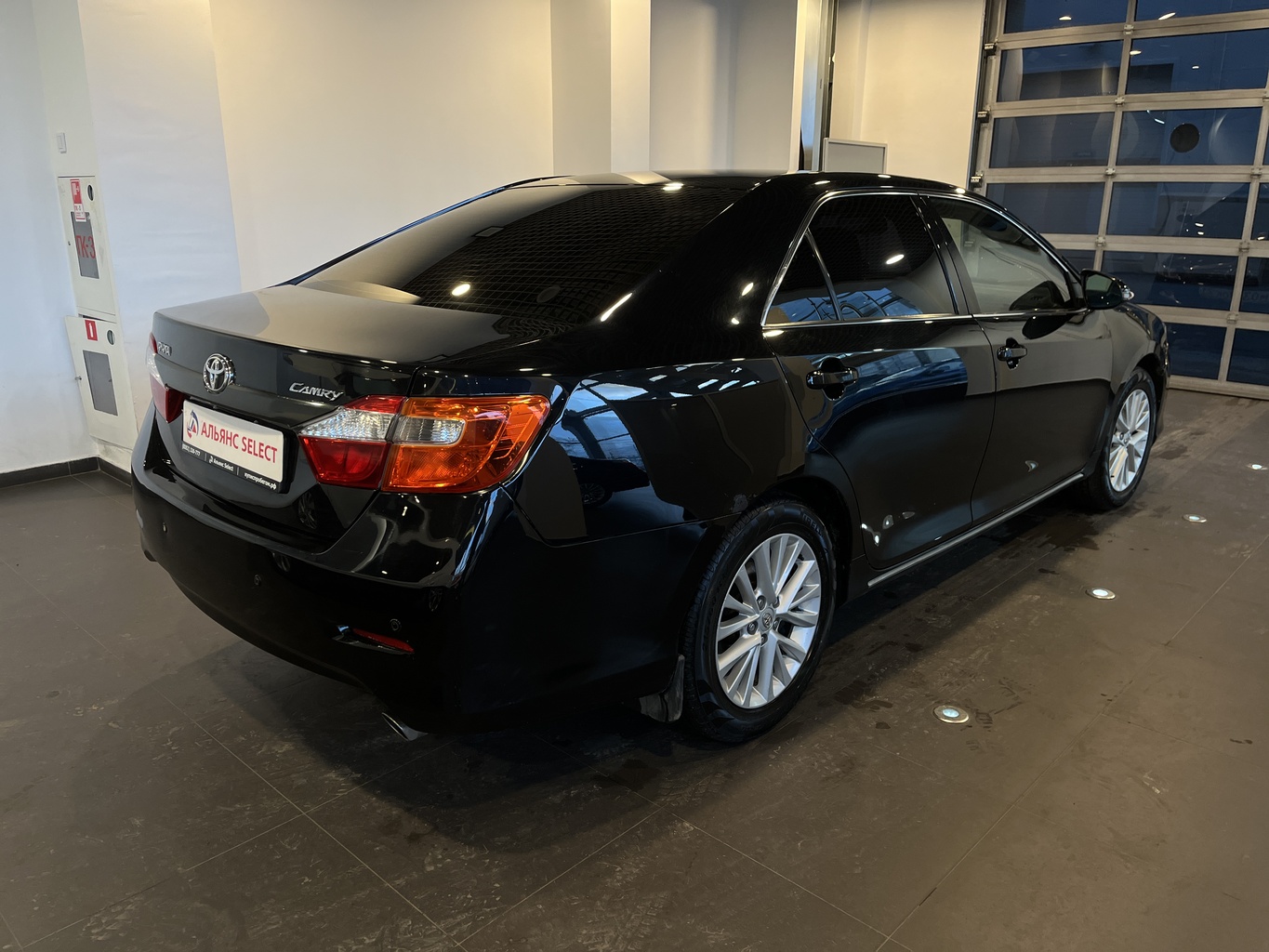 TOYOTA CAMRY