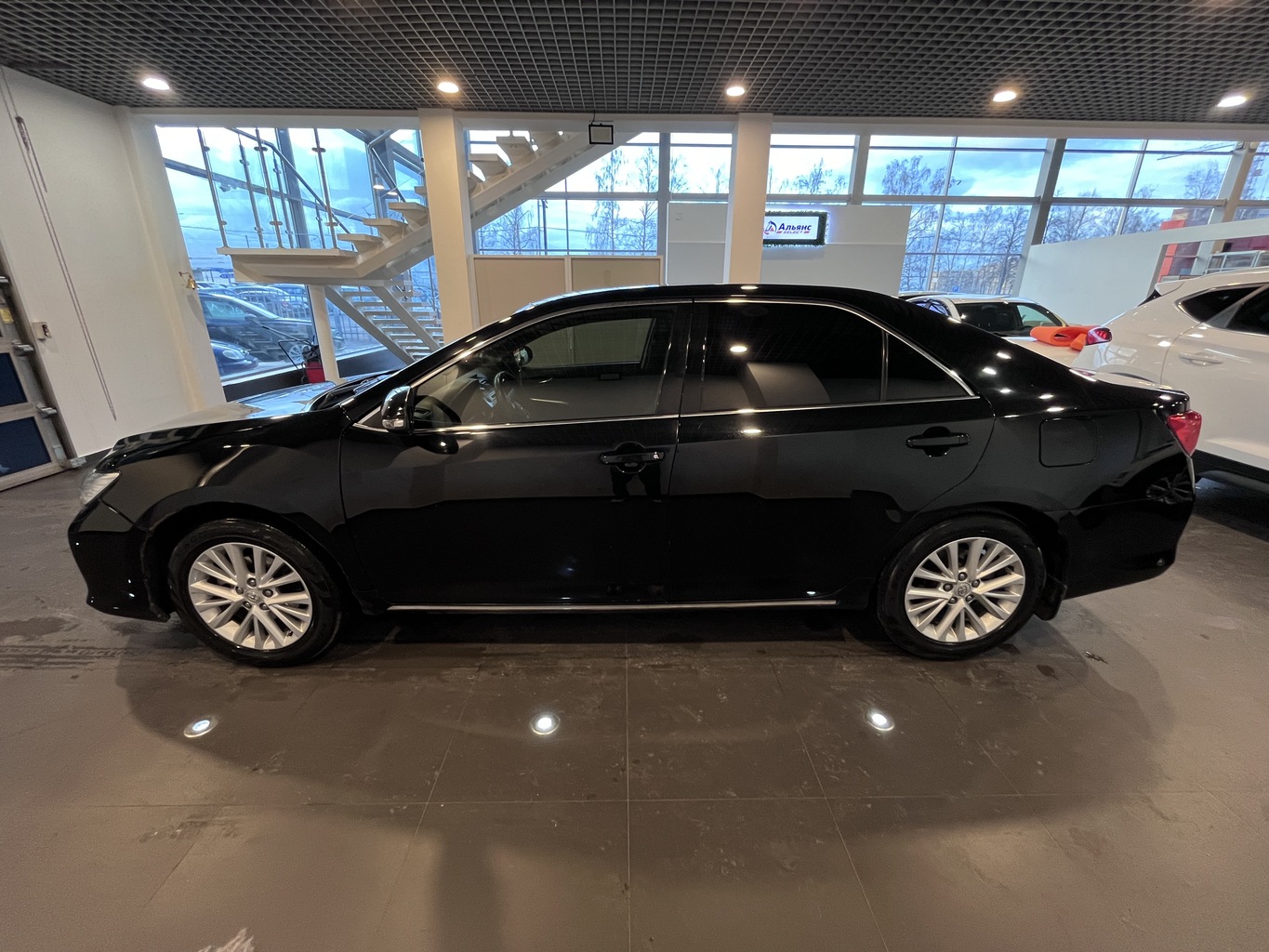 TOYOTA CAMRY