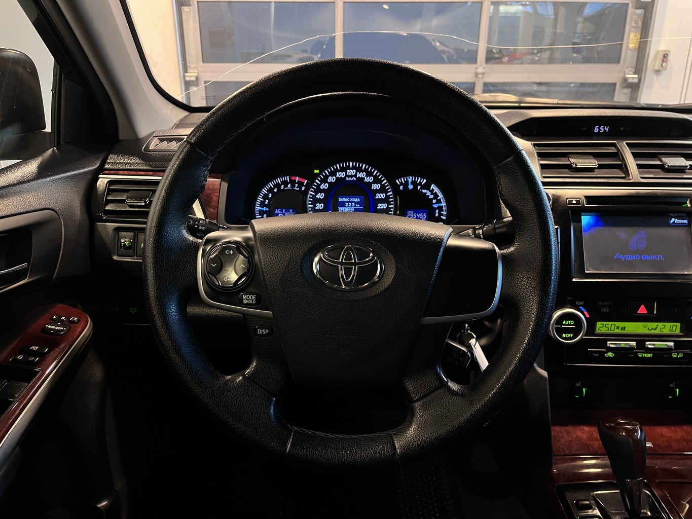 TOYOTA CAMRY