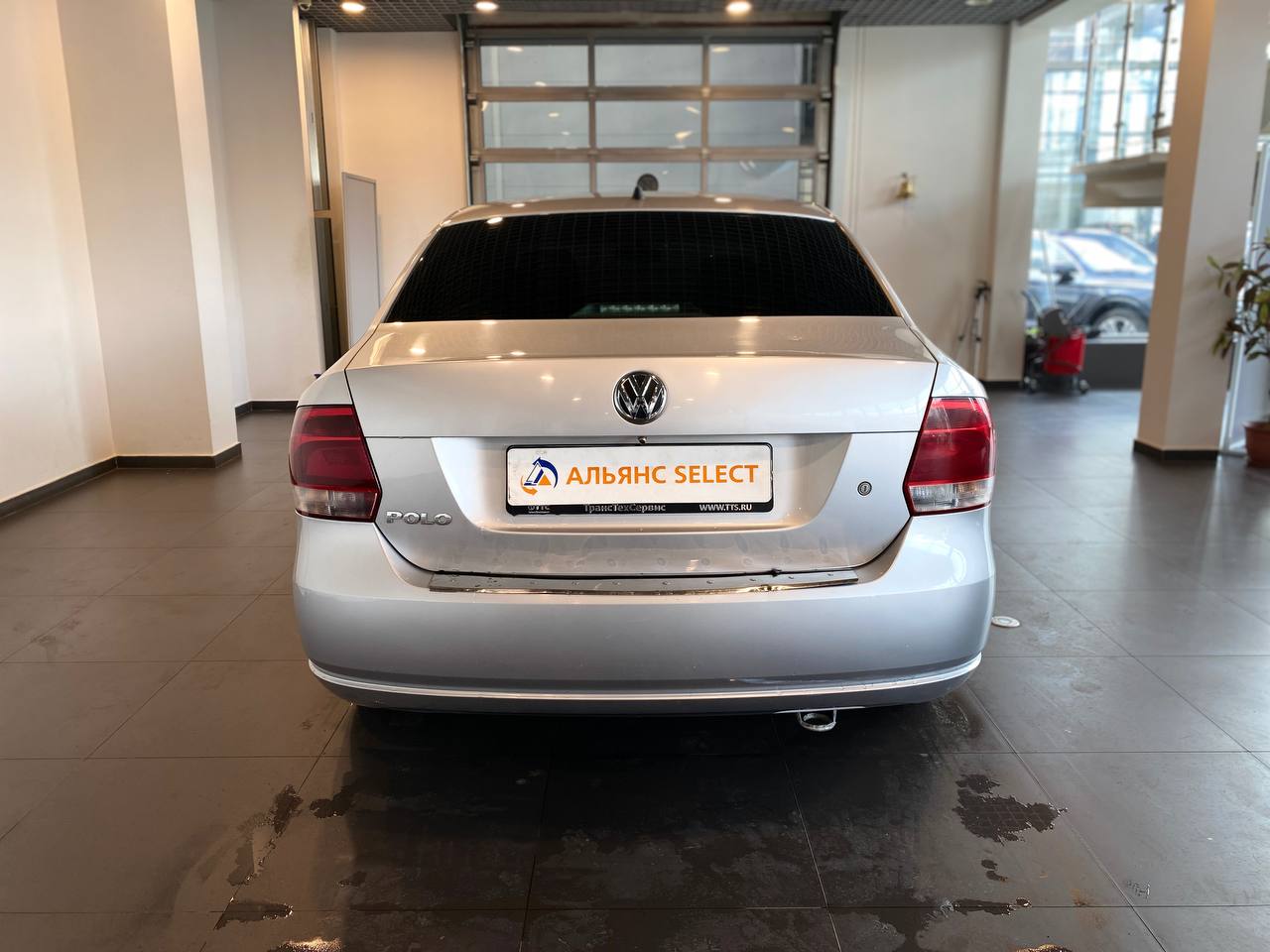 VOLKSWAGEN POLO