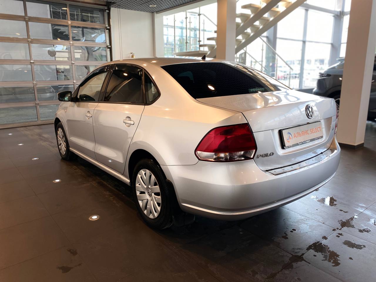 VOLKSWAGEN POLO