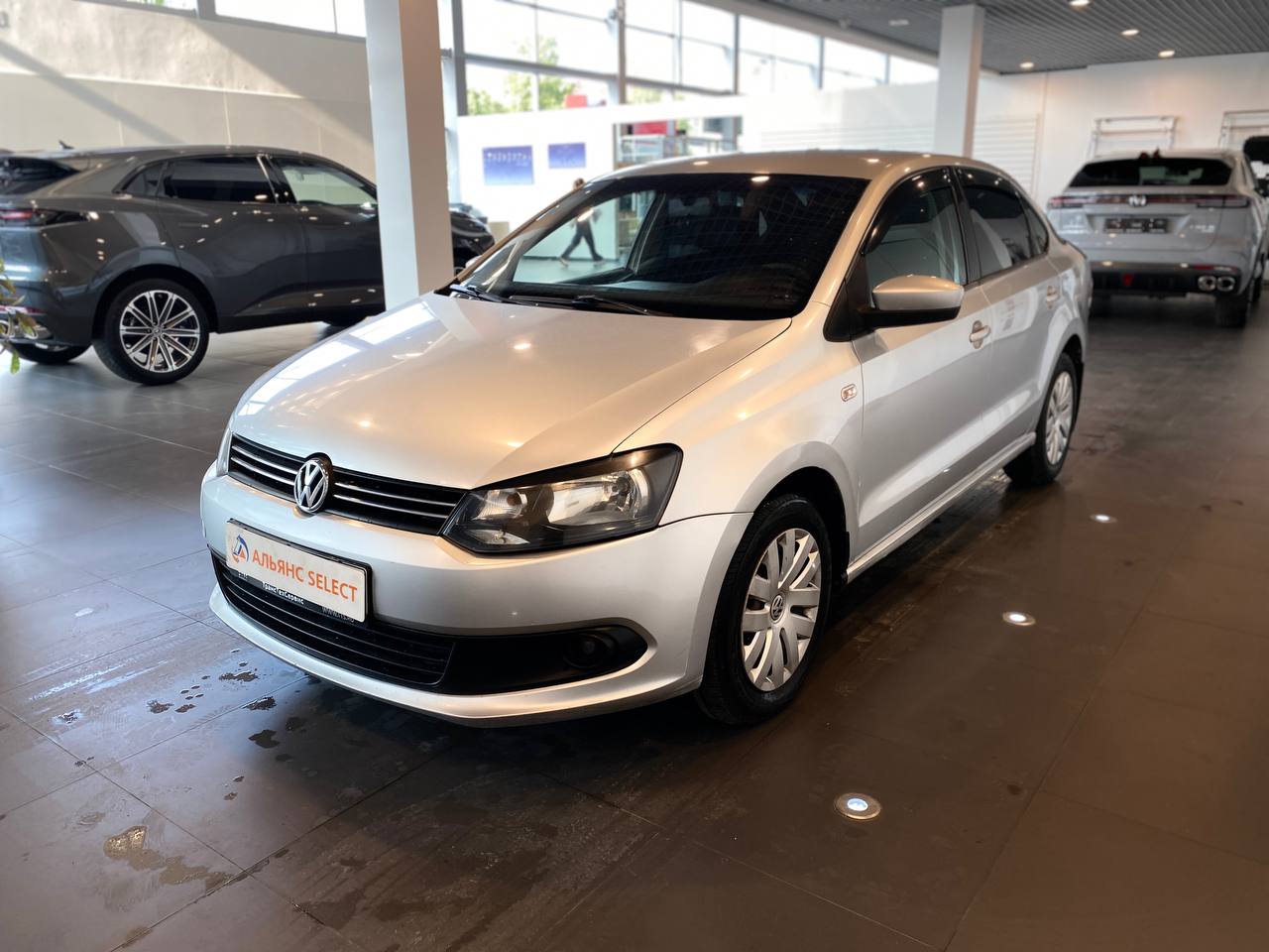 VOLKSWAGEN POLO
