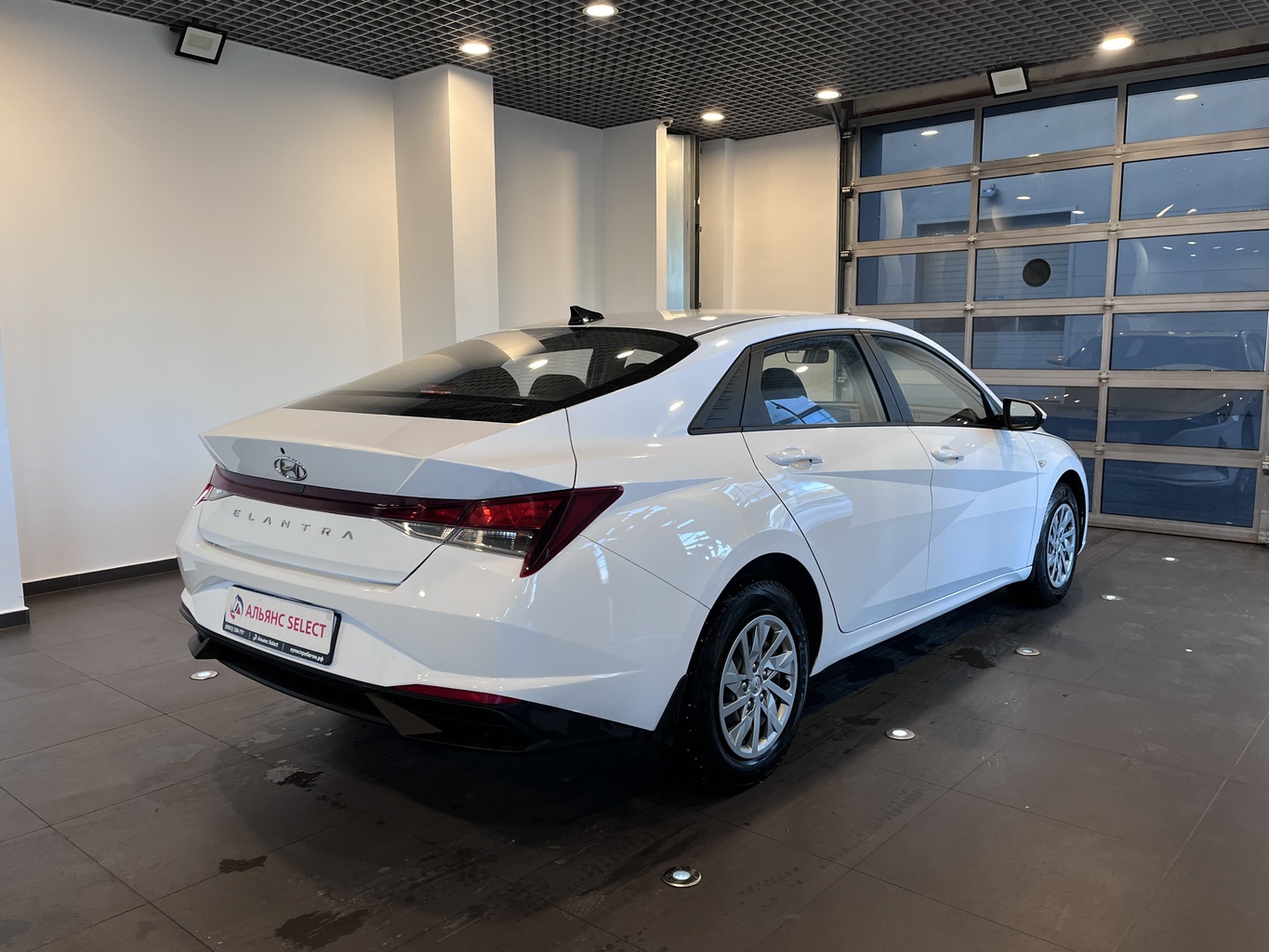 HYUNDAI ELANTRA