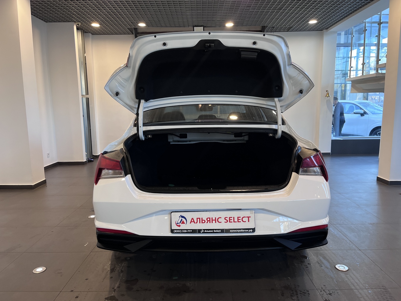 HYUNDAI ELANTRA
