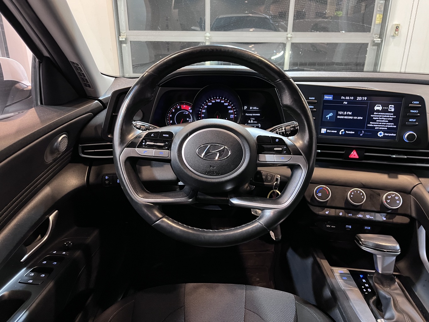 HYUNDAI ELANTRA