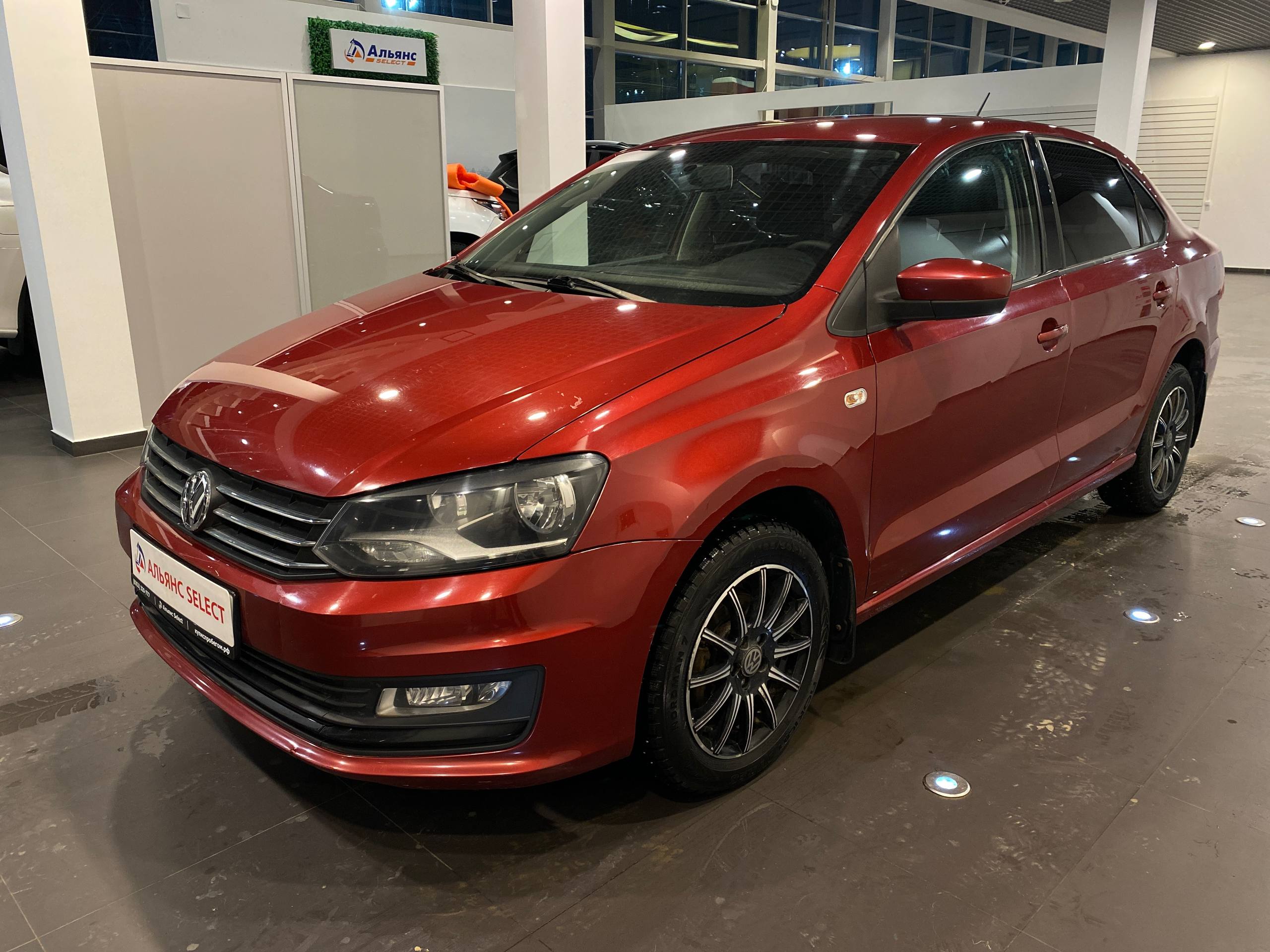 VOLKSWAGEN POLO