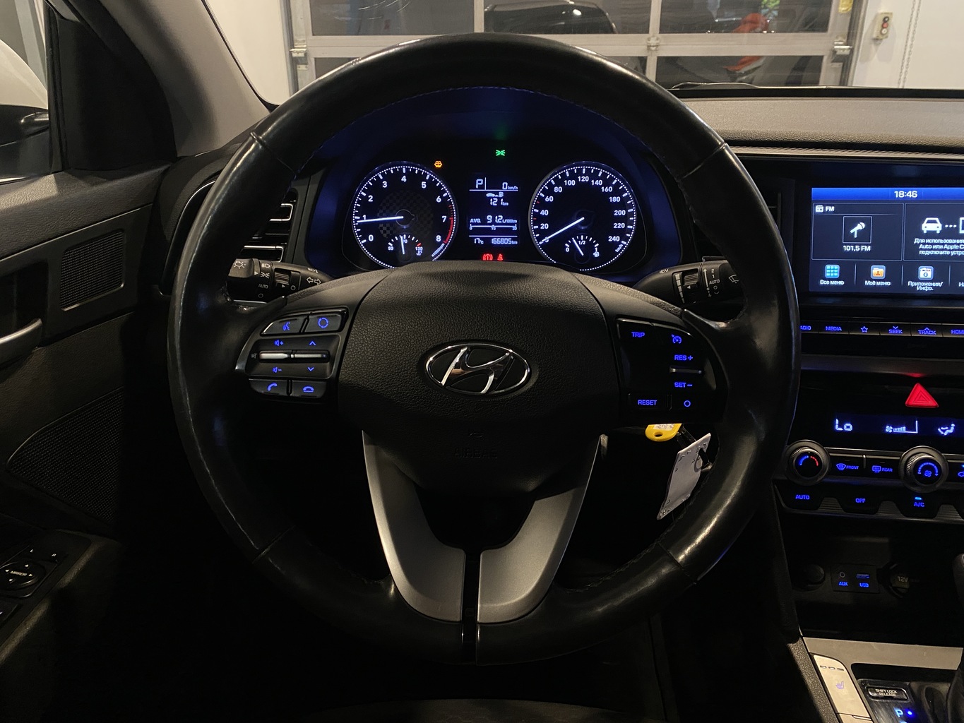 HYUNDAI ELANTRA