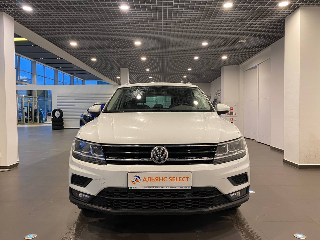 VOLKSWAGEN TIGUAN