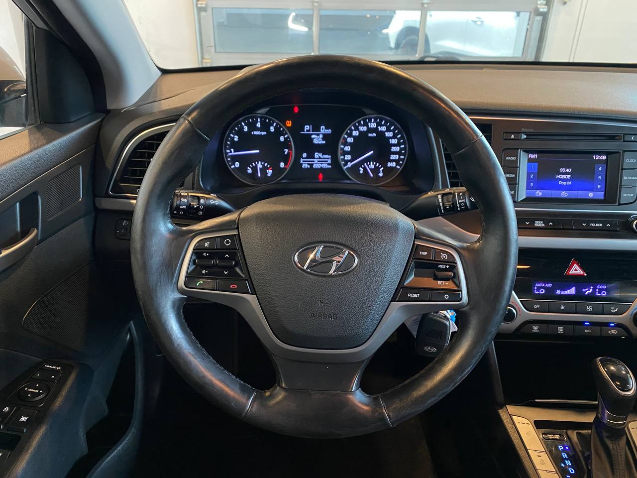 HYUNDAI ELANTRA