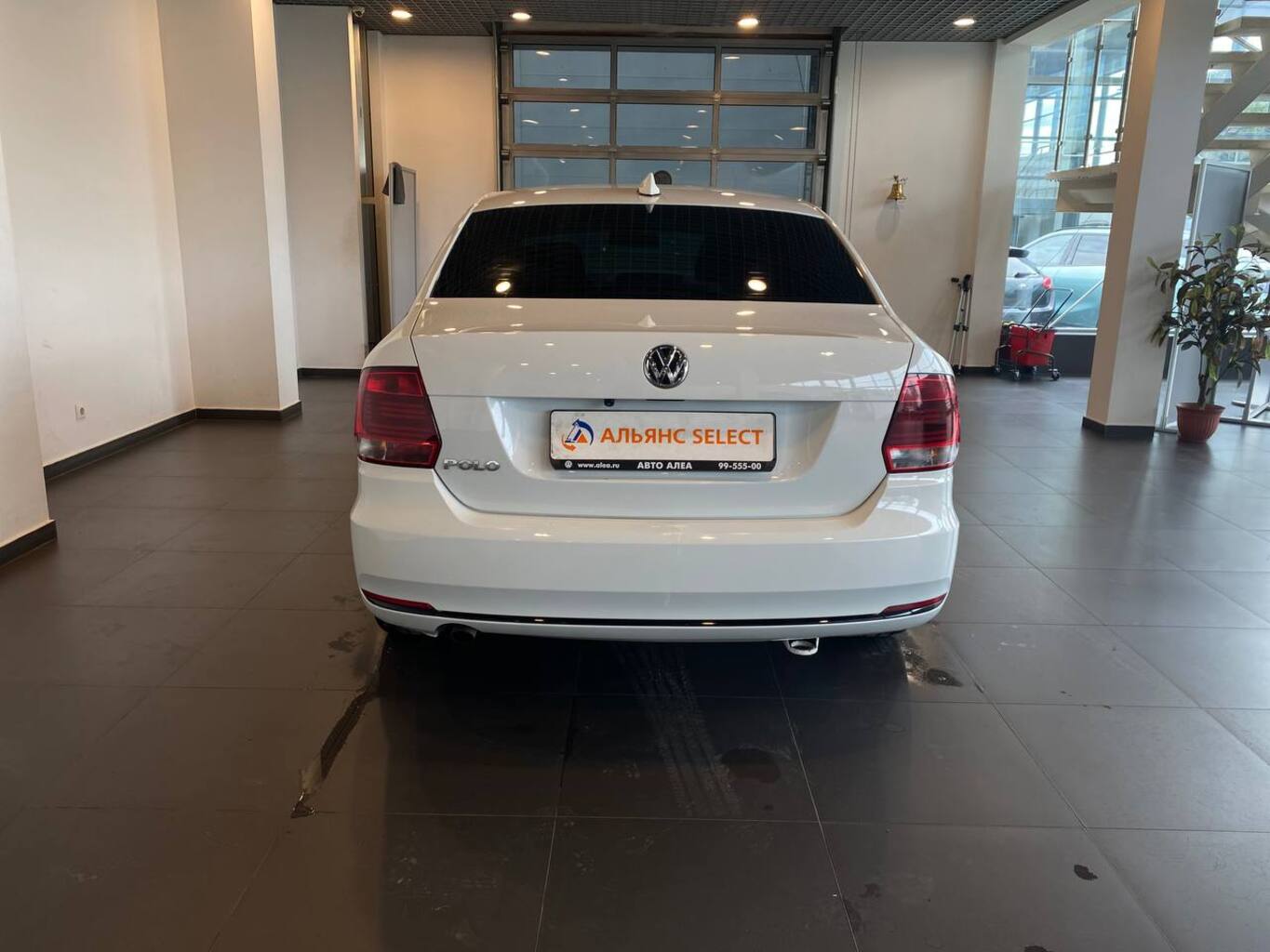 VOLKSWAGEN POLO